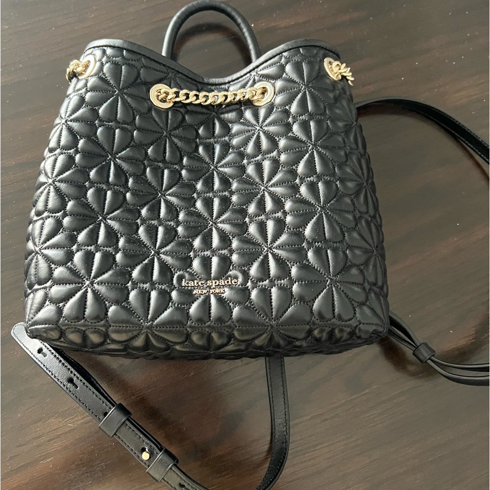 Kate spade purse with gold chain
